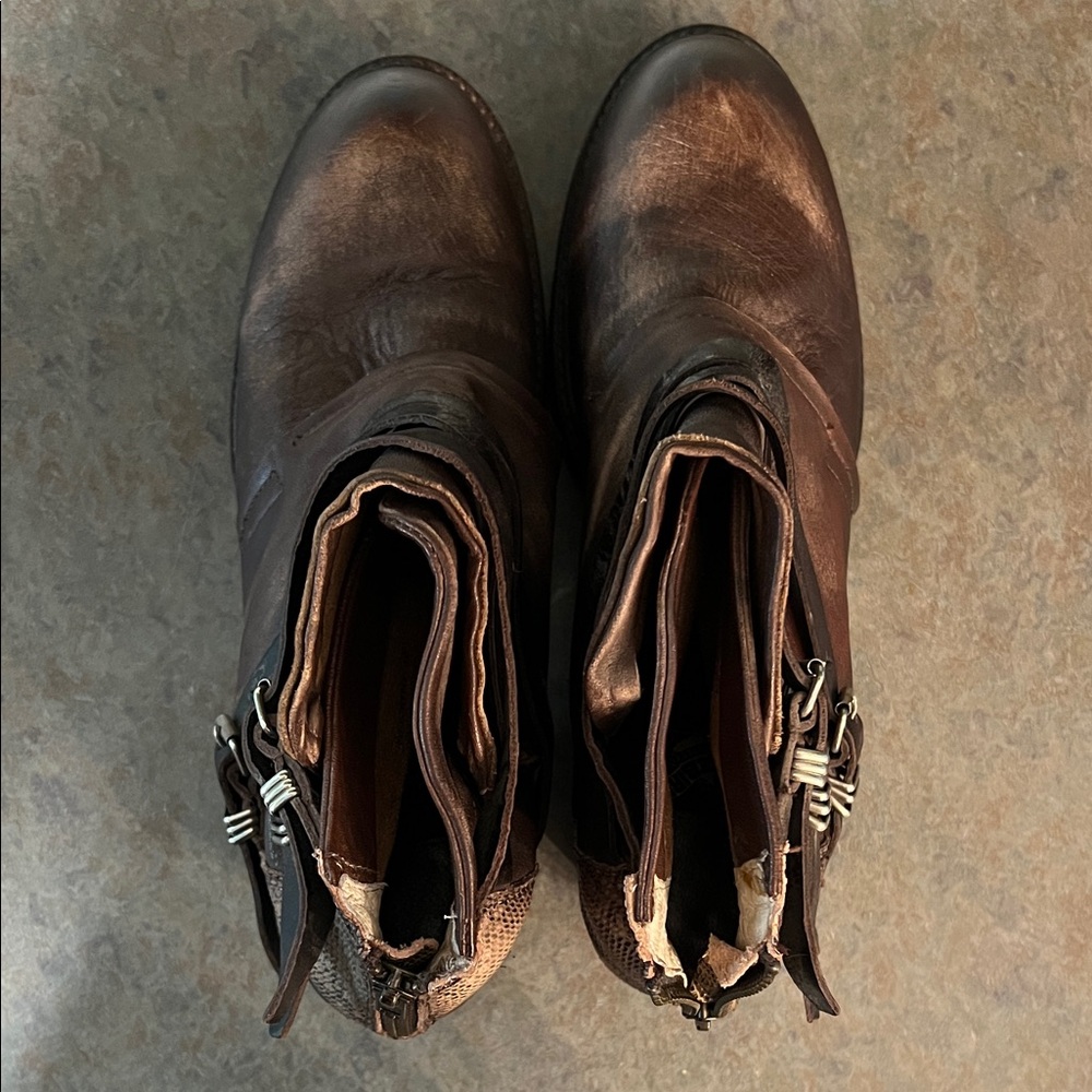 Freebird Mateo Brown Leather Ankle Bootie - Picture 3 of 6